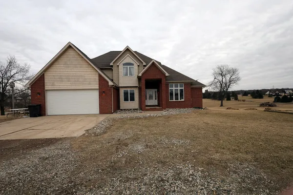 $530,000 | 1026 Deer Valley Drive, Manchester, MI 48158