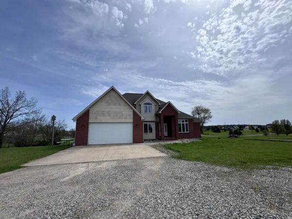 $530,000 | 1026 Deer Valley Drive, Manchester, MI 48158