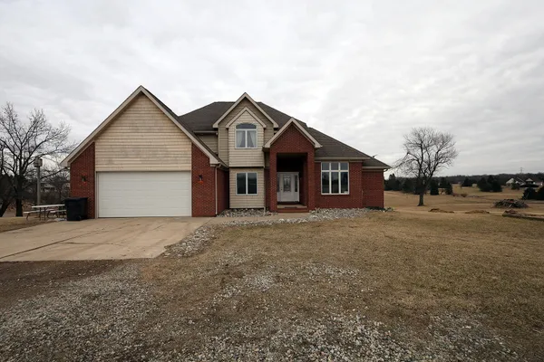 $530,000 | 1026 Deer Valley Drive, Manchester, MI 48158