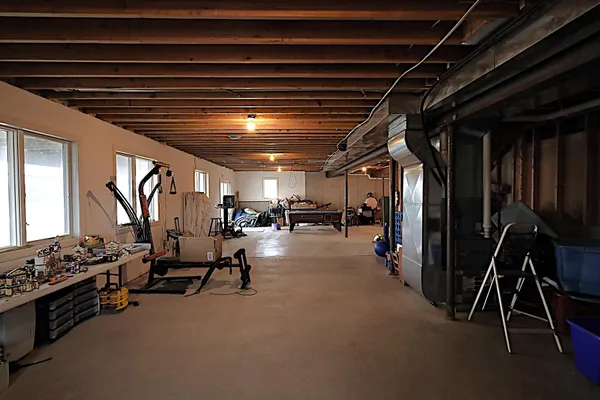 $530,000 | 1026 Deer Valley Drive, Manchester, MI 48158