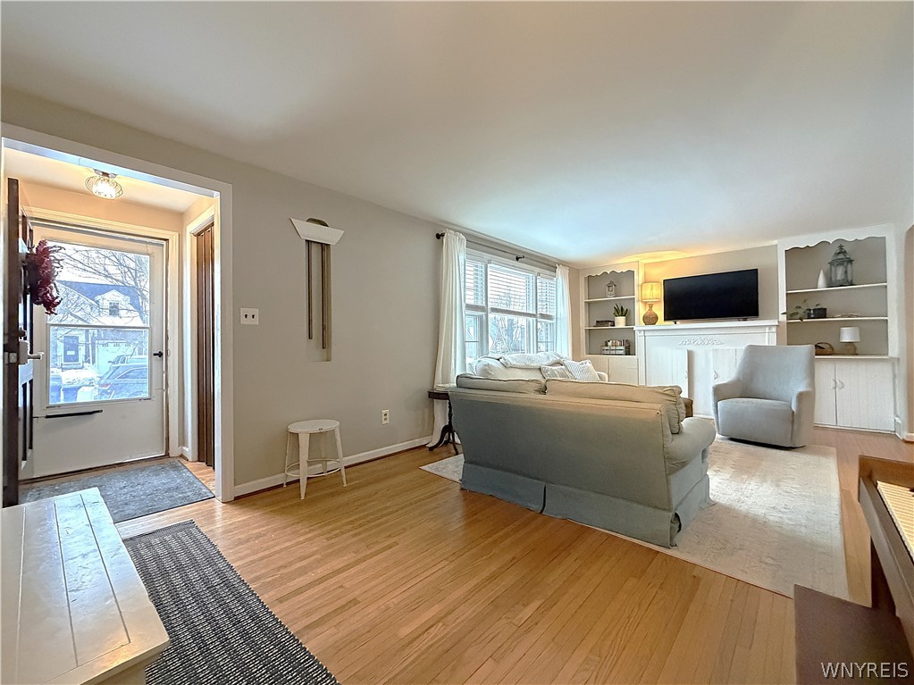 17 University Court Amherst, NY 14226 - Photo 2 of 32