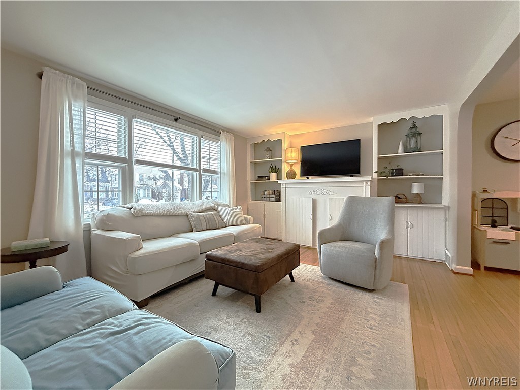 17 University Court Amherst, NY 14226 - Photo 4 of 32