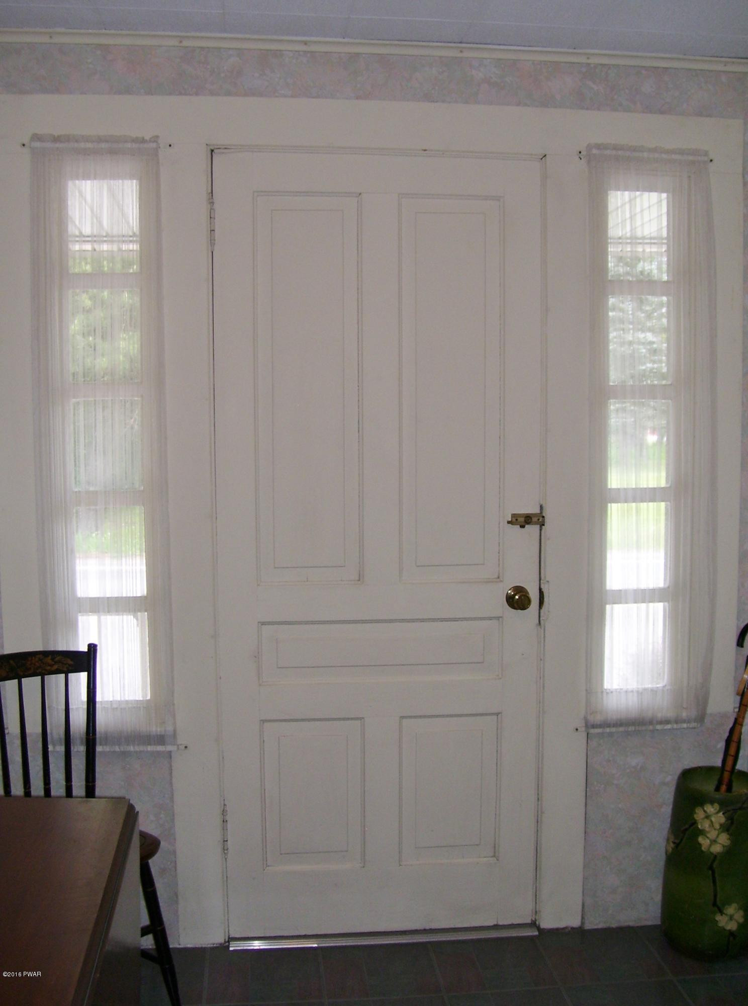 946 Main Street Newfoundland, PA 18445 - Photo 4 of 57