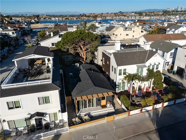 $2,695,000 | 122 East Bay Avenue, Newport Beach, CA 92661