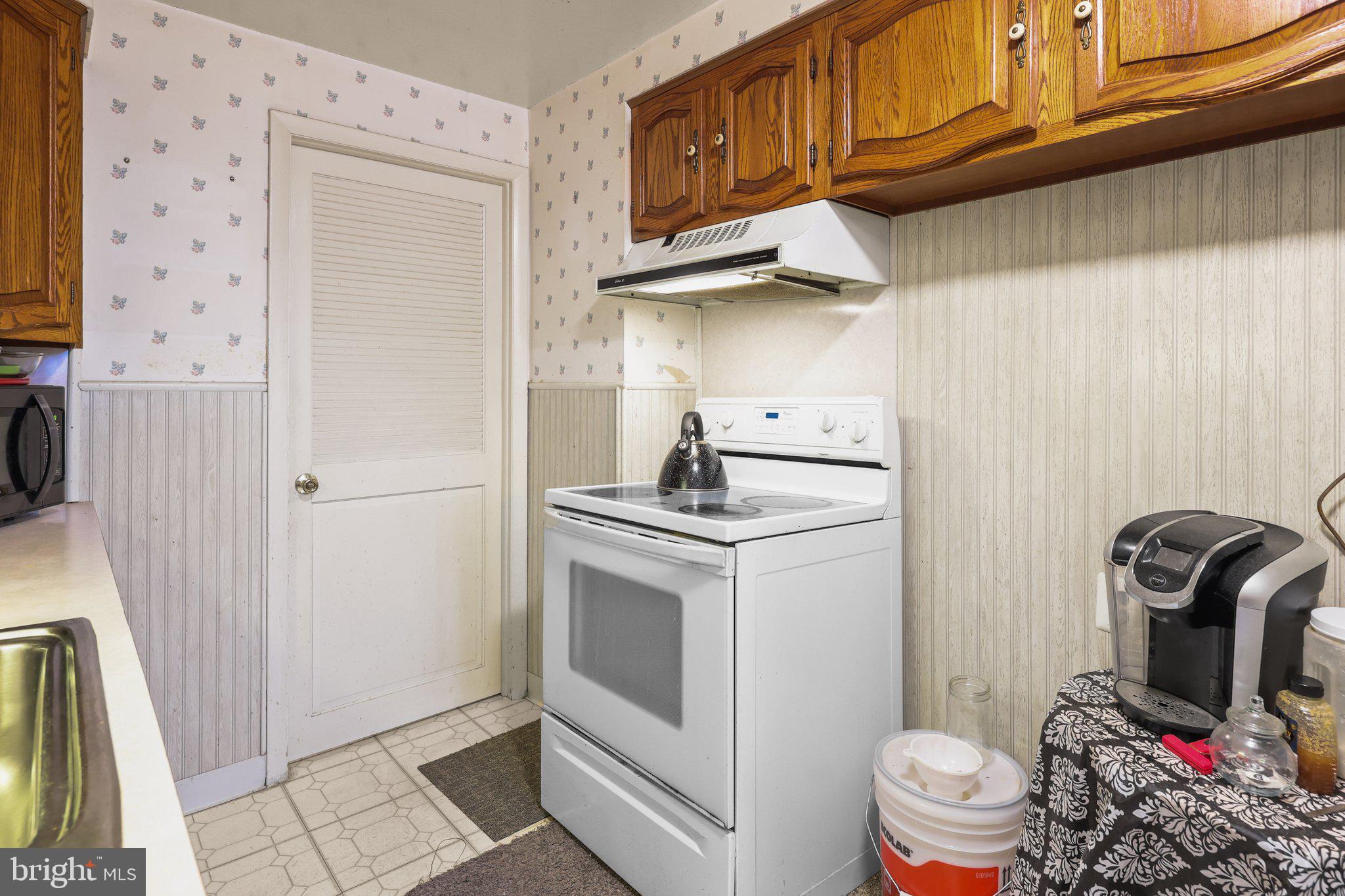 3419 Holyoke Road Philadelphia, PA 19114 - Photo 8 of 30 Gallery Image 8