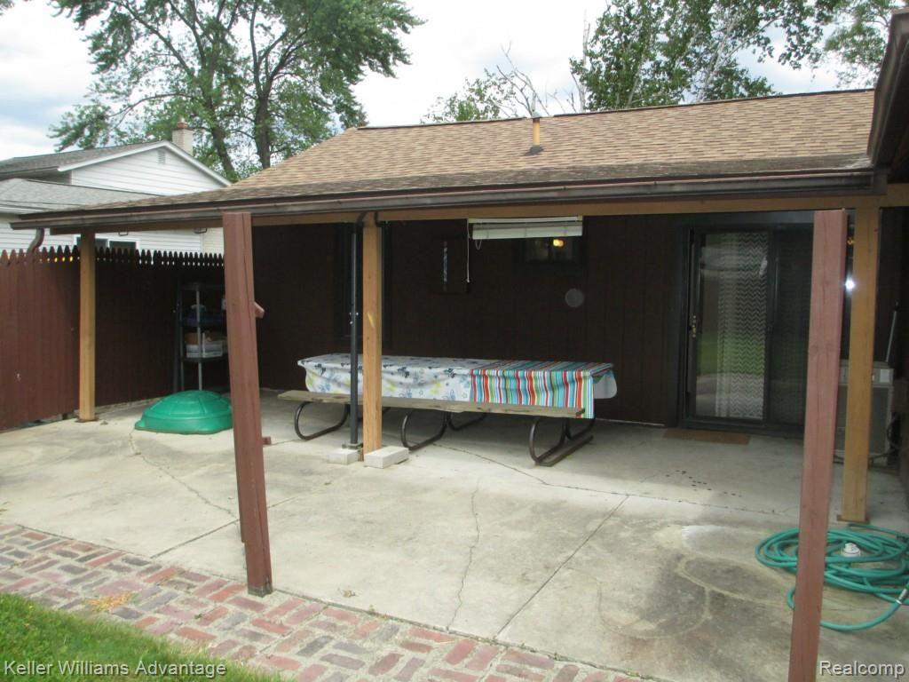 18251 Middlebelt Road Livonia, MI 48152 - Photo 34 of 36 IMG_0111.jpg