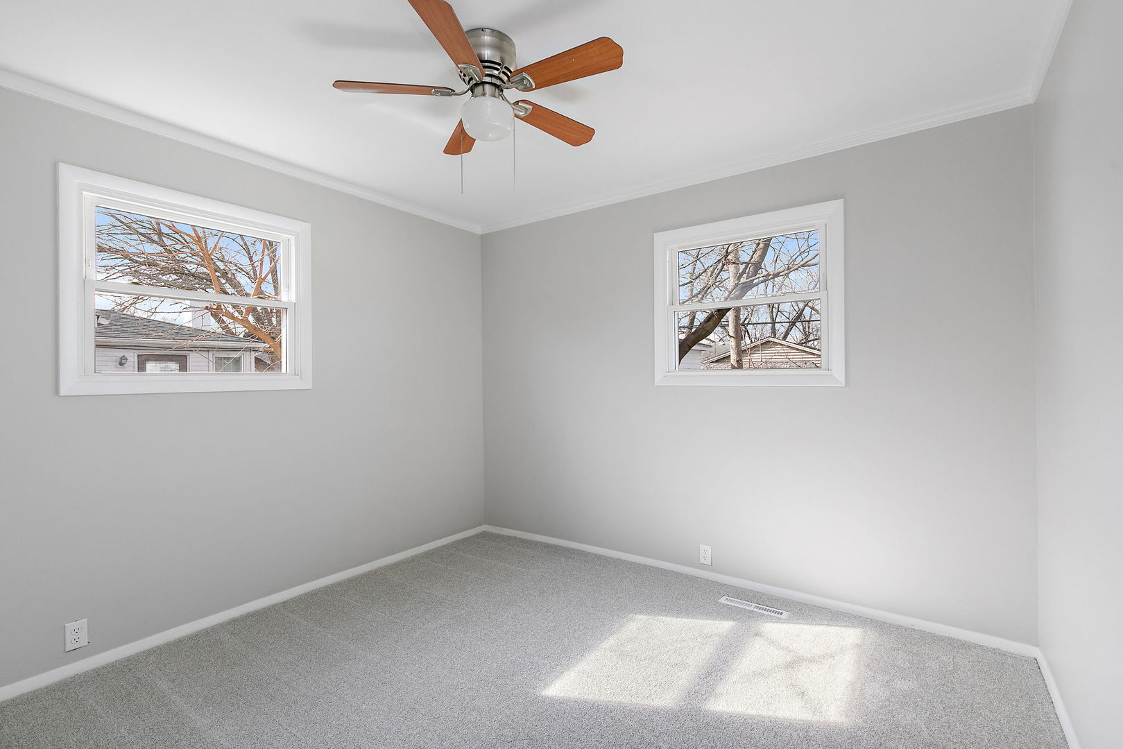 44 Wren Road Carpentersville, IL 60110 - Photo 8 of 13 Gallery Image 8