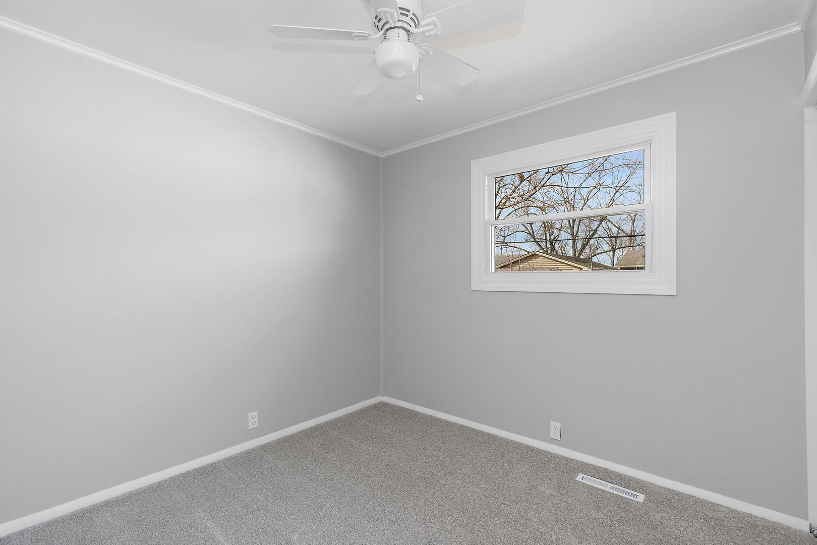 44 Wren Road Carpentersville, IL 60110 - Photo 9 of 13 Gallery Image 9