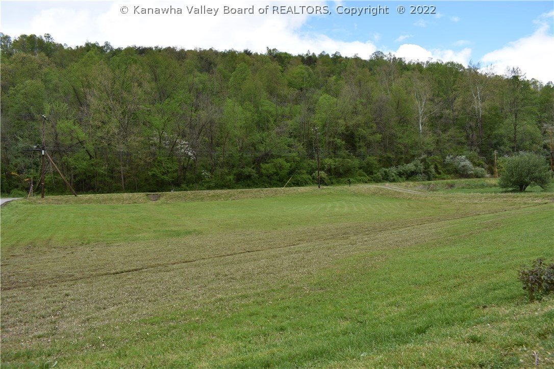 718 Hemlock Drive Elkview, WV 25071 - Photo 12 of 13 Gallery Image 12