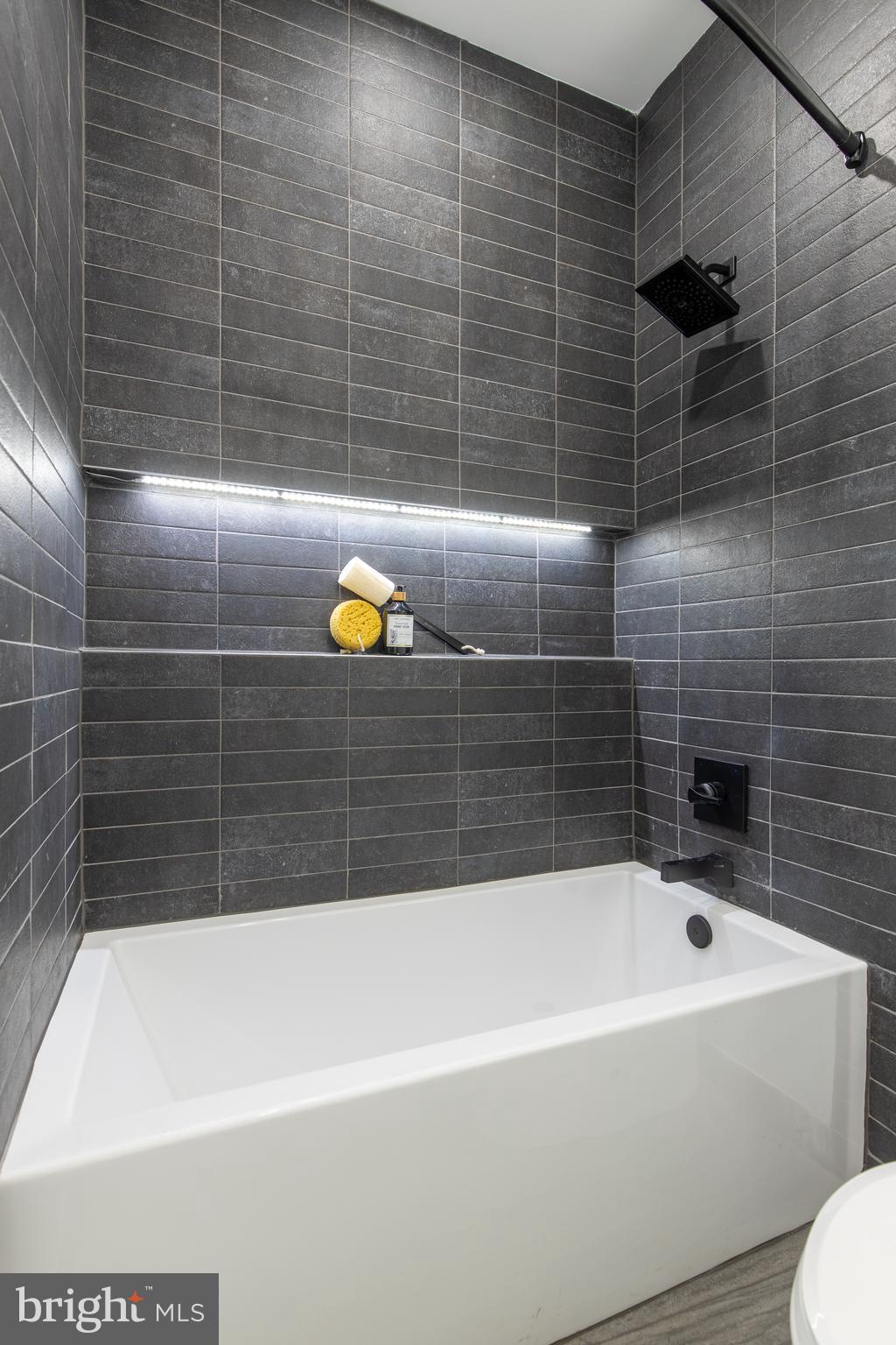 810 13th Street Northeast, Unit B Washington, DC 20002 - Photo 19 of 20