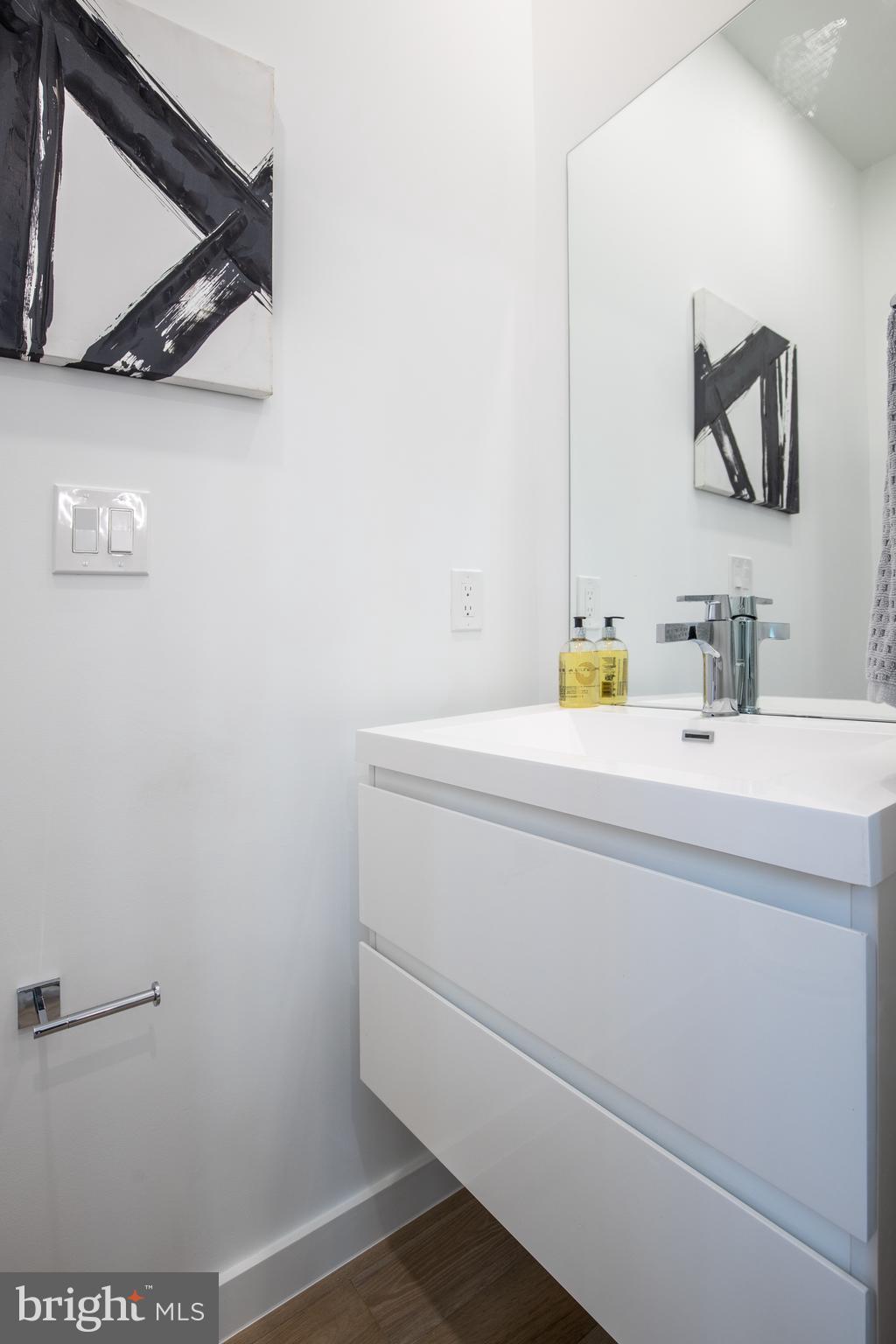 810 13th Street Northeast, Unit B Washington, DC 20002 - Photo 10 of 20