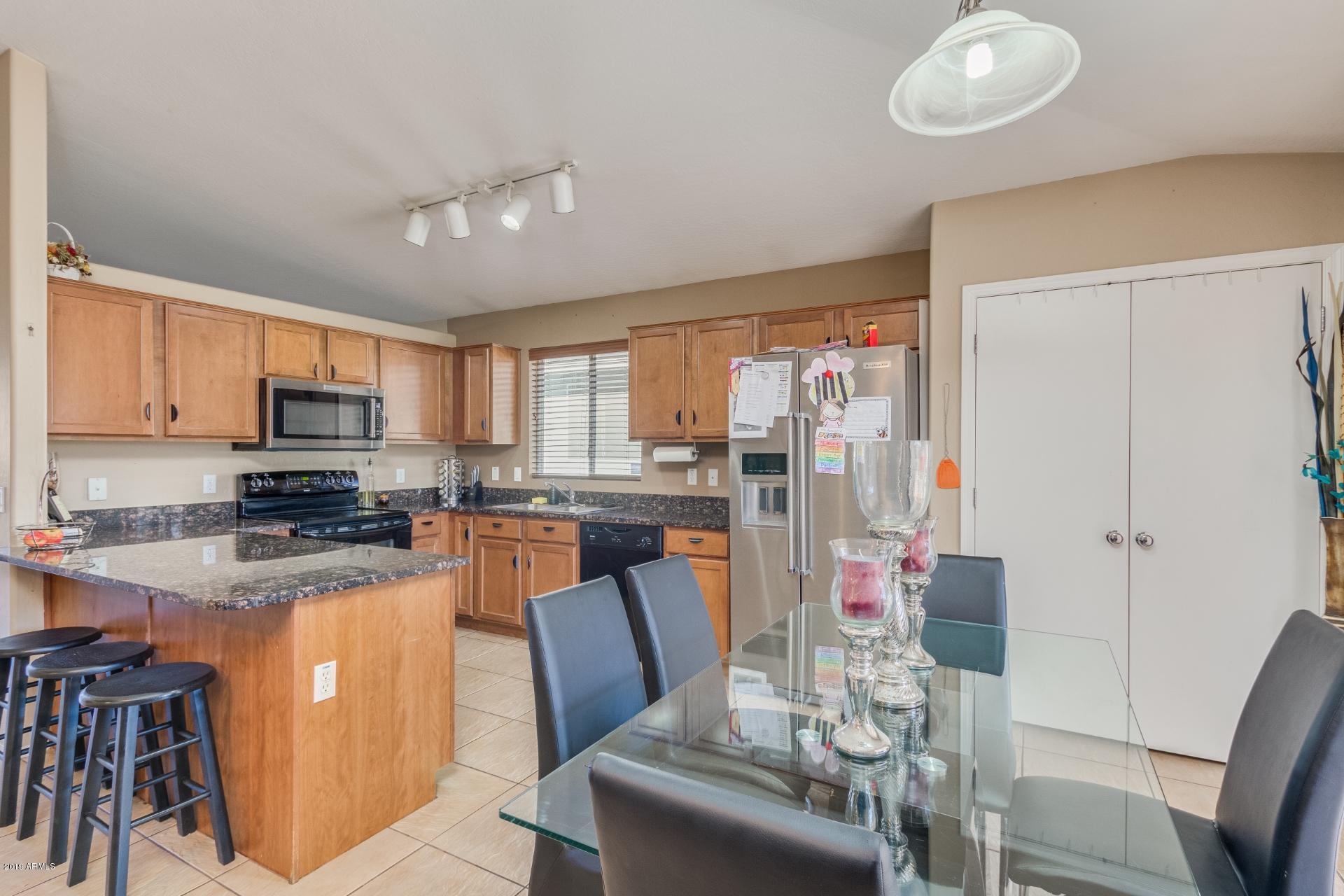 2841 West Grenadine Road Phoenix, AZ 85041 - Photo 8 of 21 Grenadine (9)