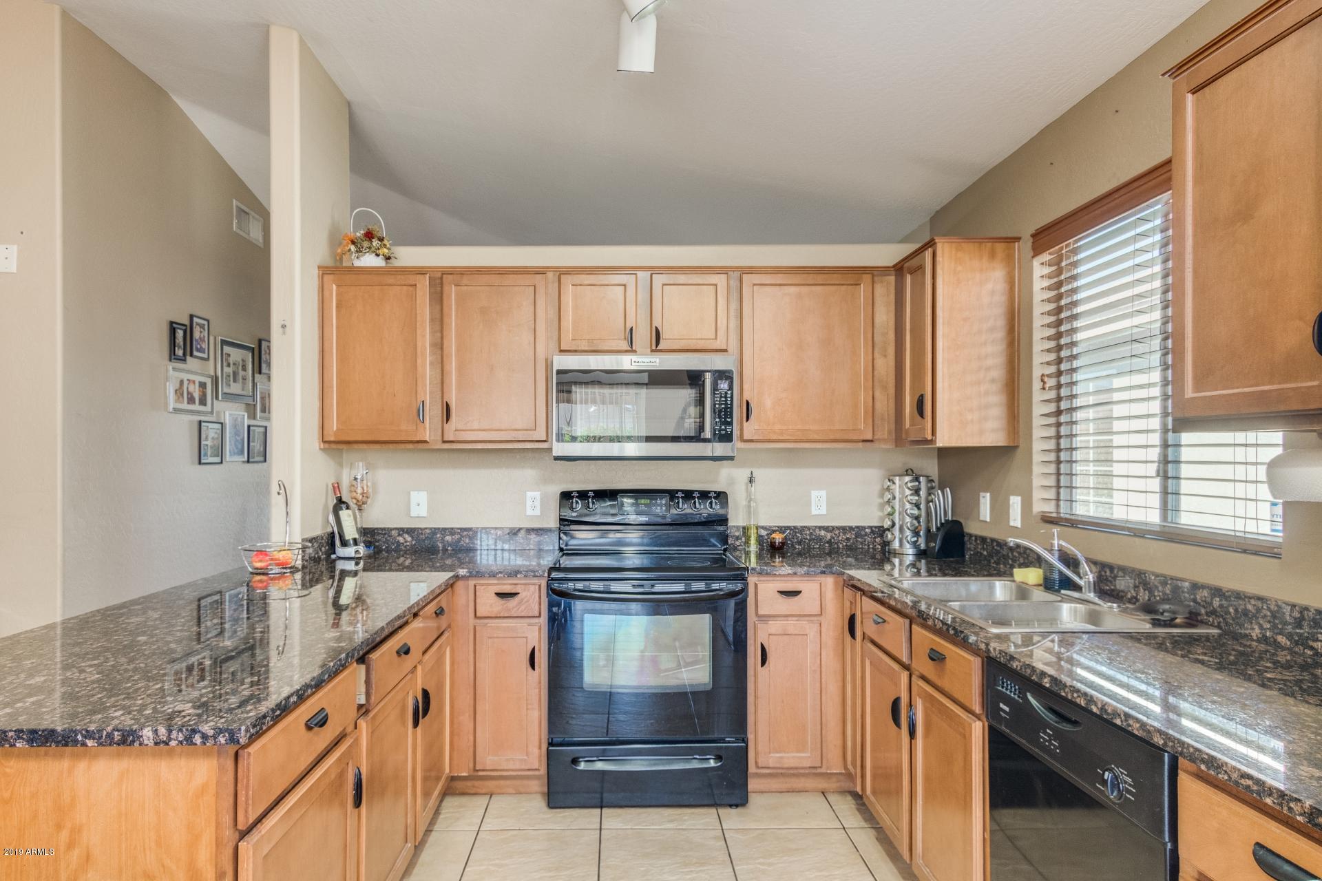 2841 West Grenadine Road Phoenix, AZ 85041 - Photo 9 of 21 Grenadine (11)