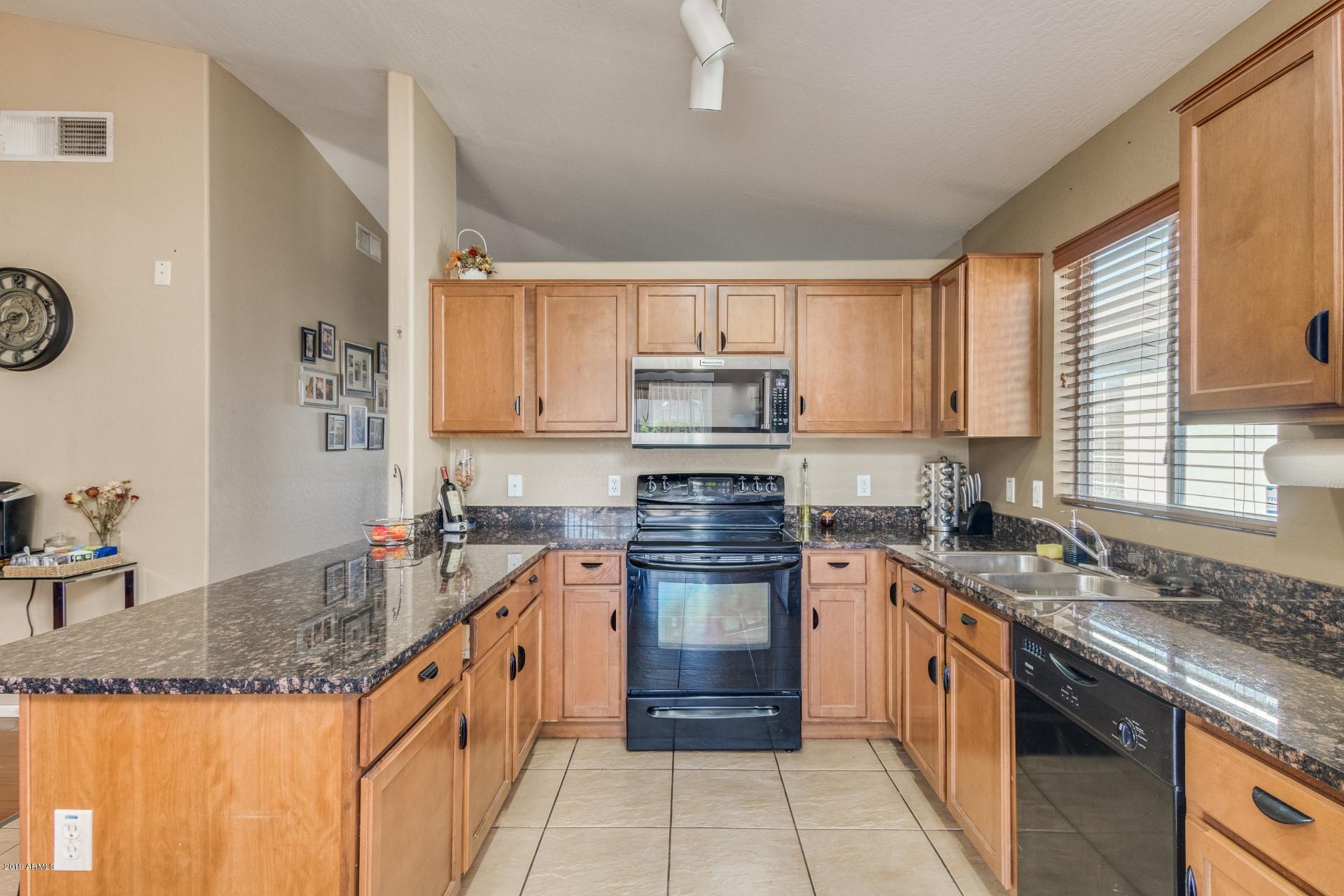 2841 West Grenadine Road Phoenix, AZ 85041 - Photo 10 of 21 Grenadine (12)