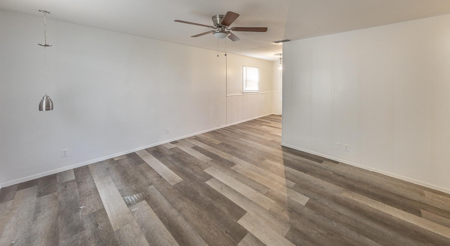 1030 West Dickens St