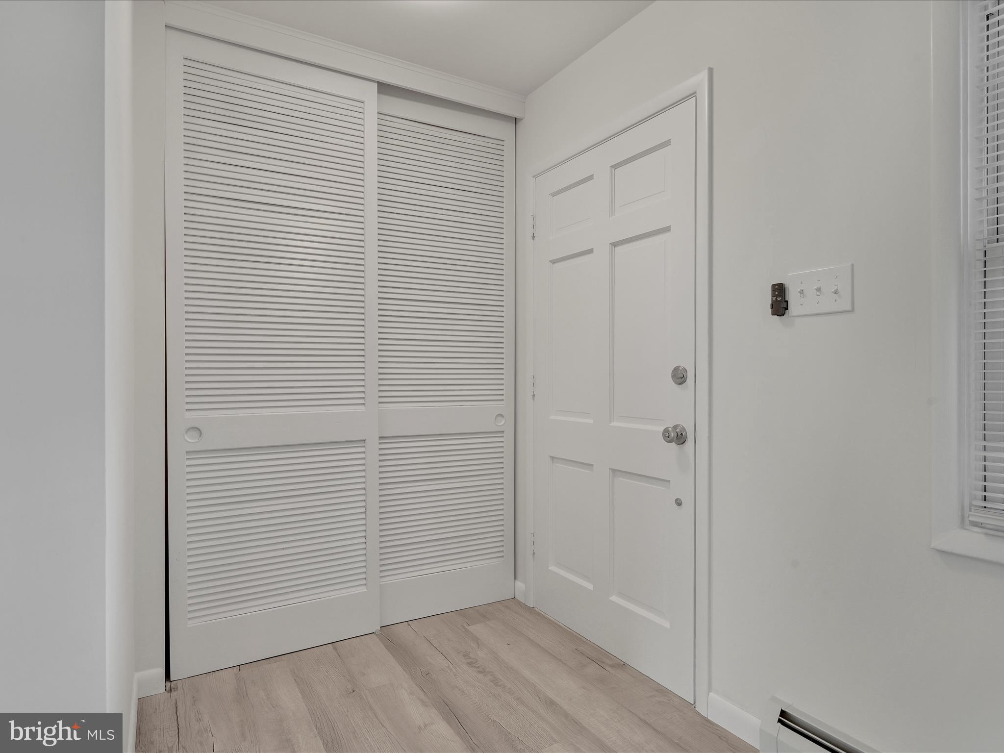 924 High Boulevard Reading, PA 19607 - Photo 12 of 33 Foyer