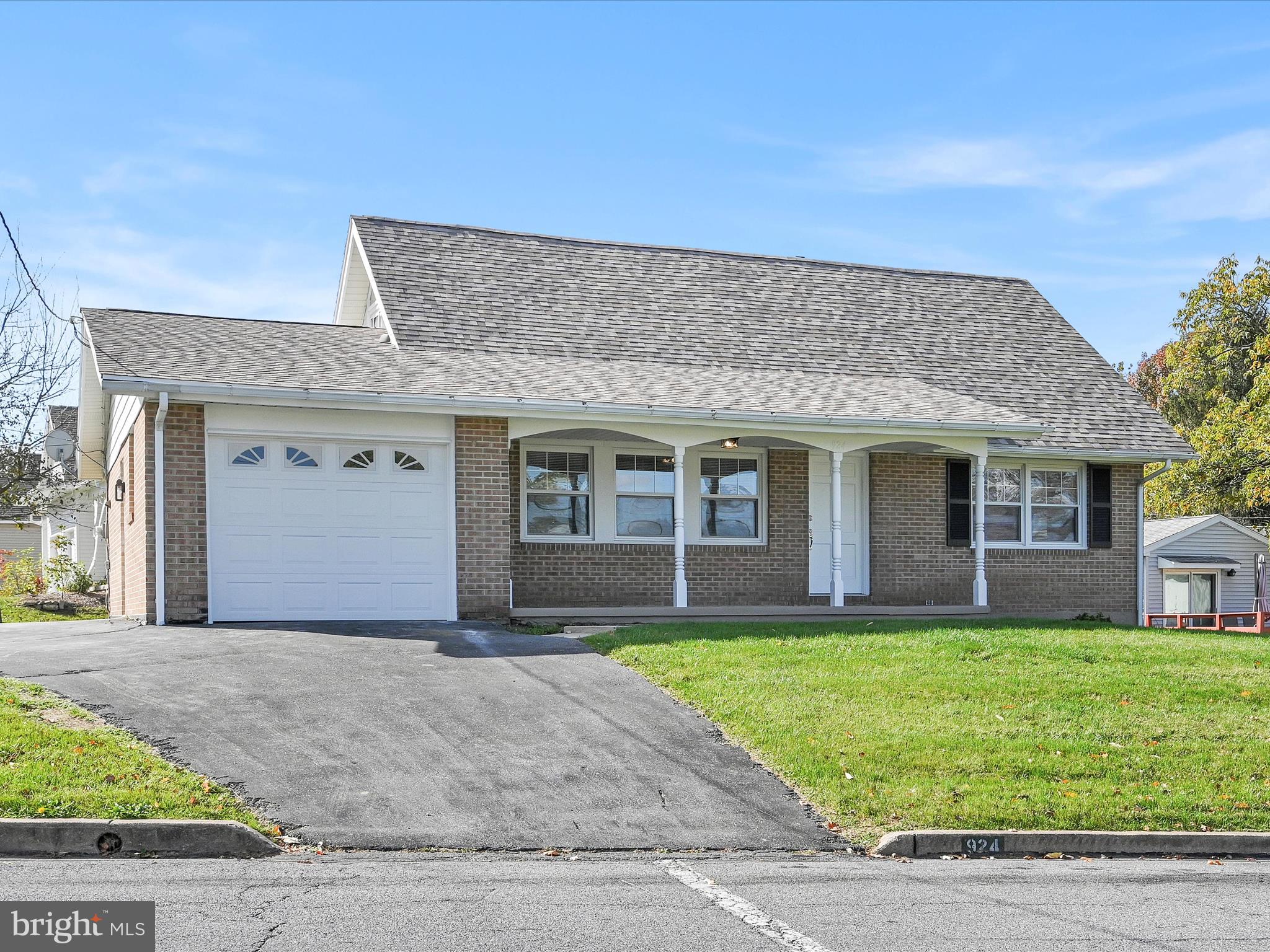 924 High Boulevard Reading, PA 19607 - Photo 3 of 33 Front