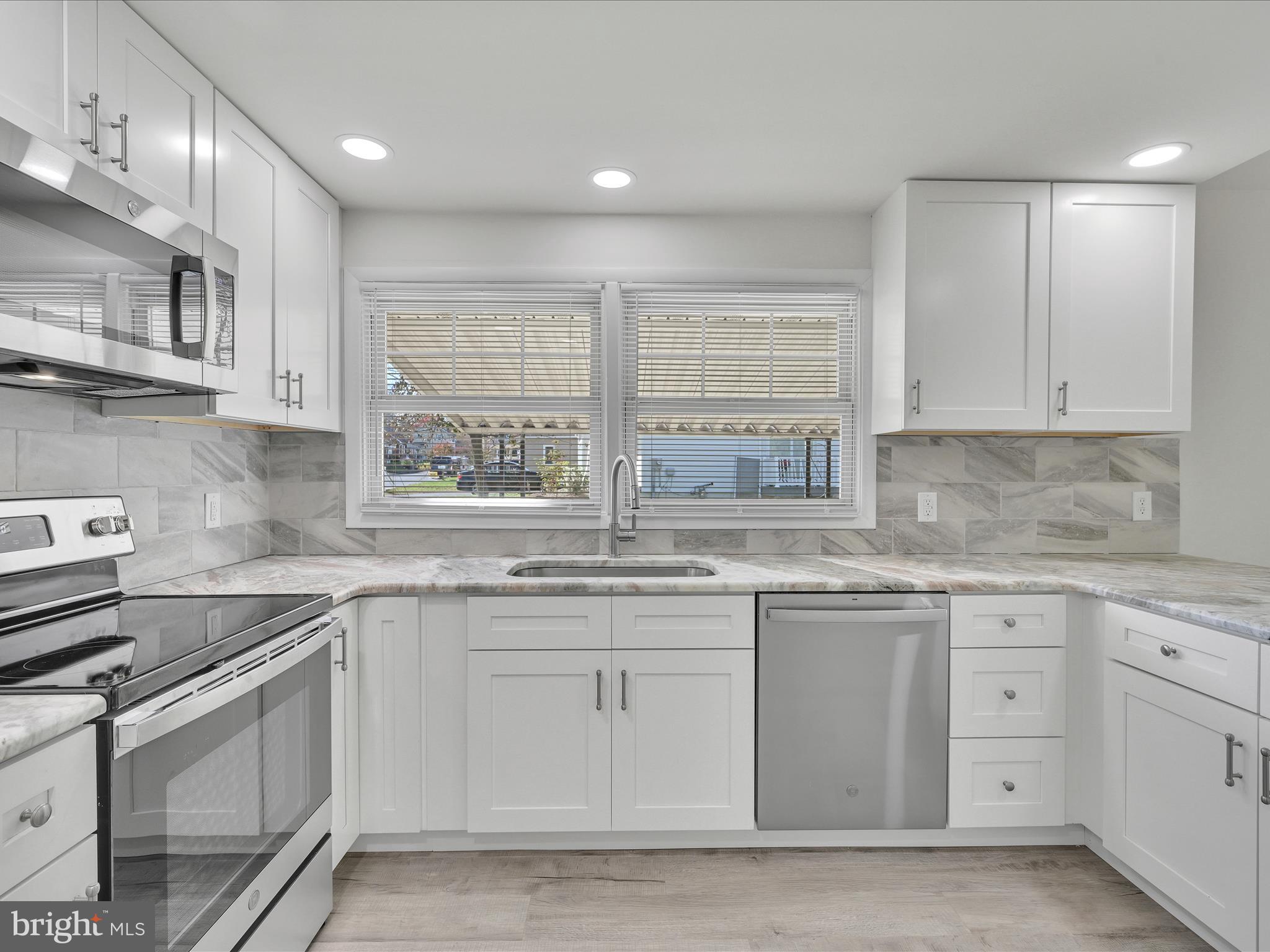 924 High Boulevard Reading, PA 19607 - Photo 5 of 33 Kitchen