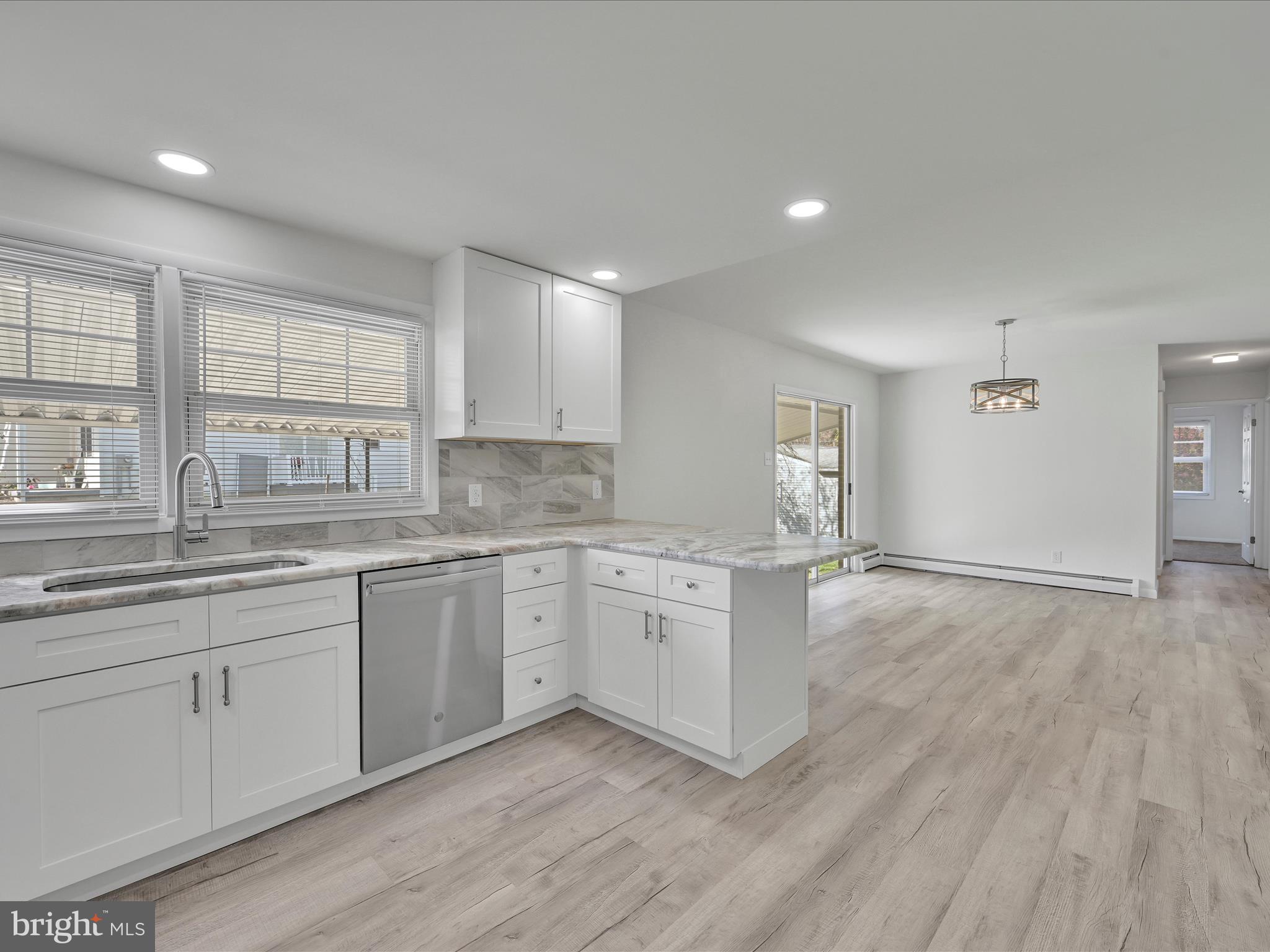 924 High Boulevard Reading, PA 19607 - Photo 8 of 33 Kitchen/Dining