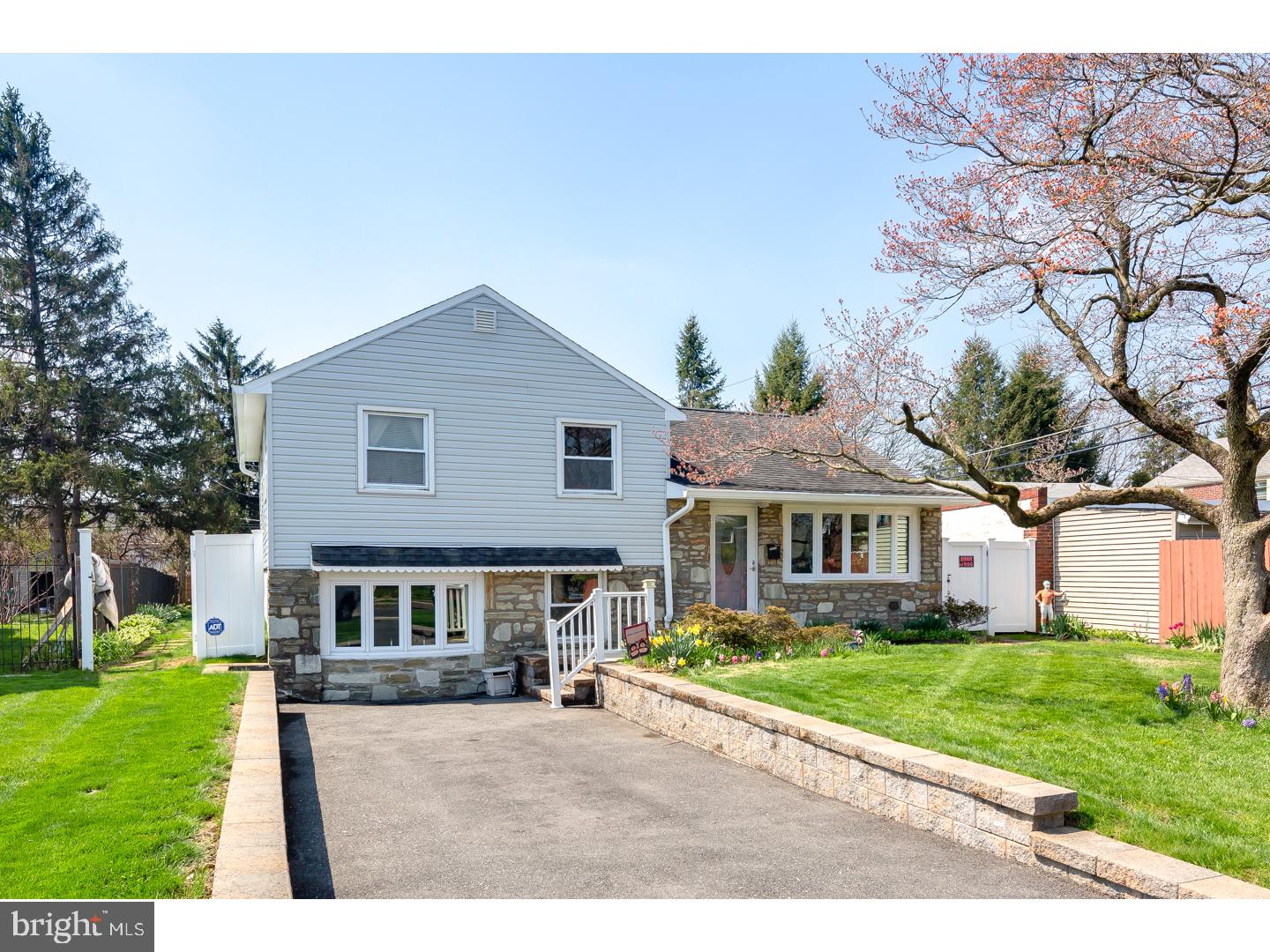 10121 Proctor Road Philadelphia, PA 19116 - Photo 1 of 23 Gallery Image 1