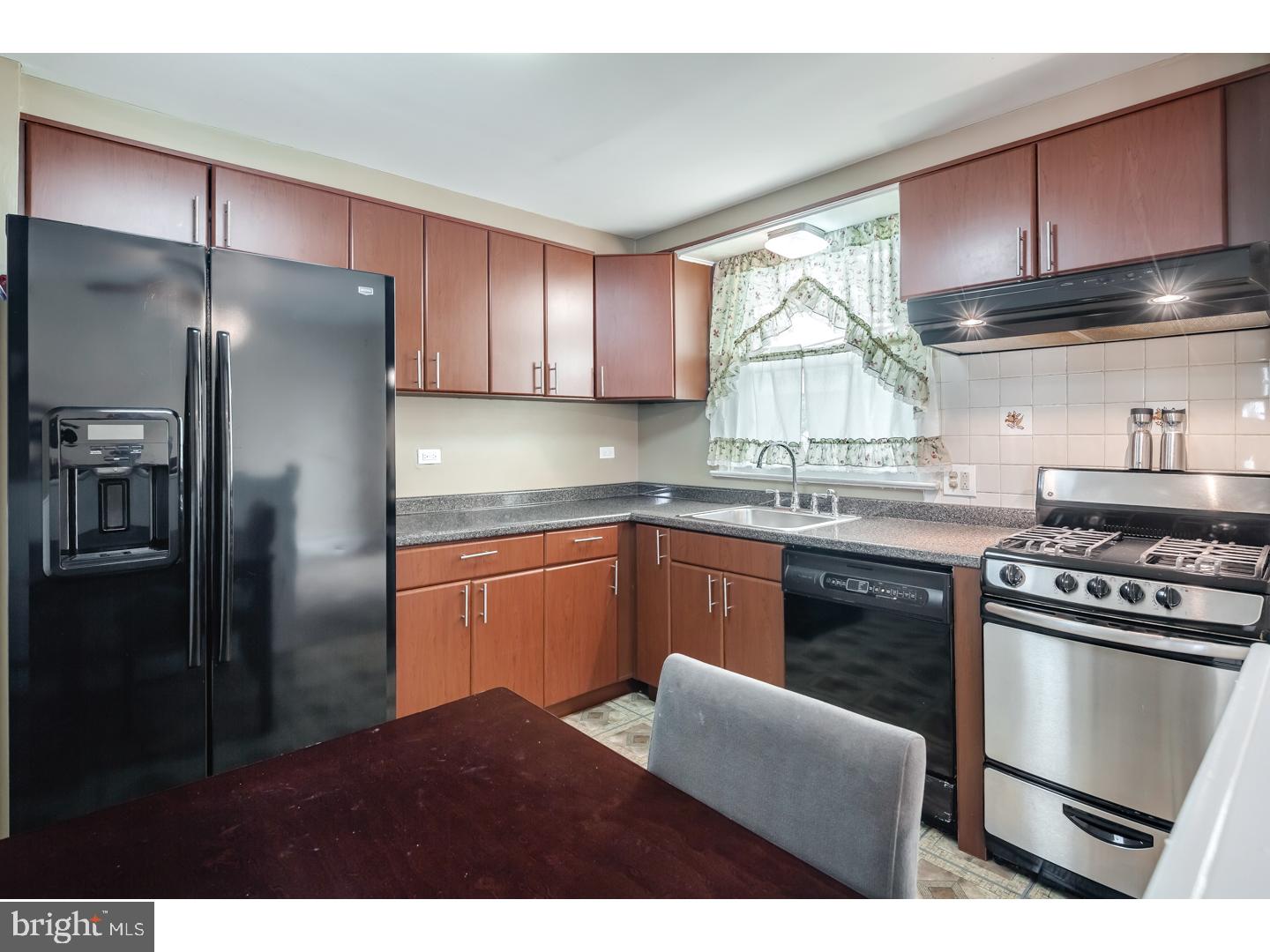 10121 Proctor Road Philadelphia, PA 19116 - Photo 9 of 23 Gallery Image 9