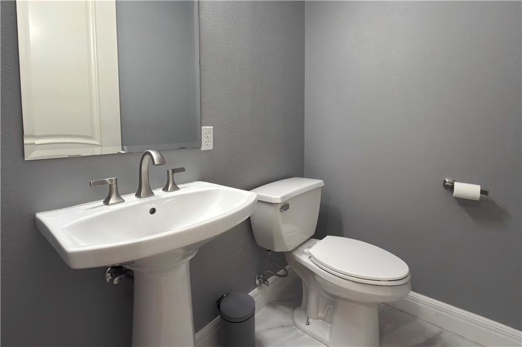 10511 Mission Road, Unit 210 Leawood, KS 66206 - Photo 13 of 22 Gallery Image 13