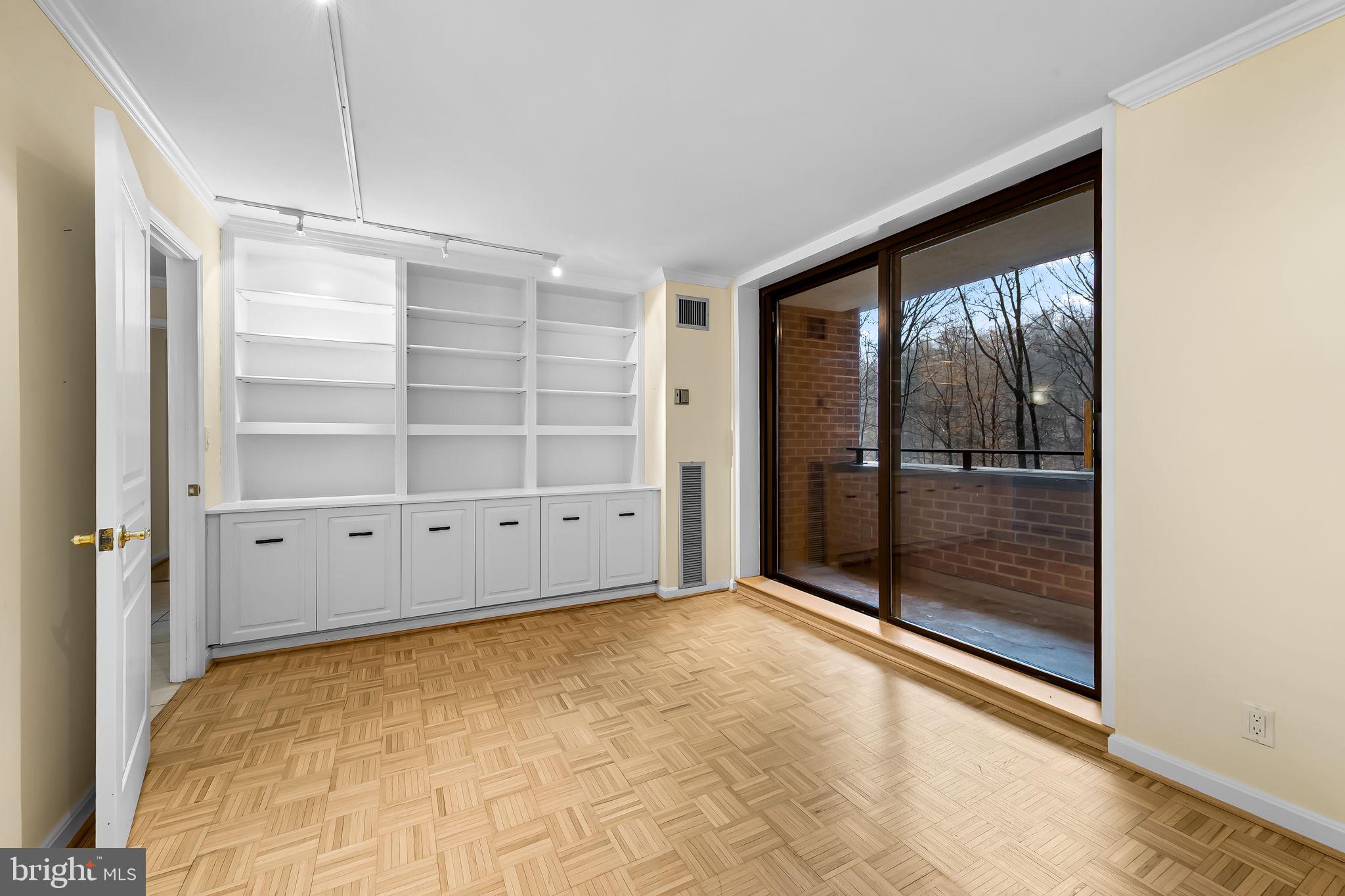 111 Hamlet Hill Road, Unit 406 Baltimore, MD 21210 - Photo 21 of 37 3rd bedroom/den
