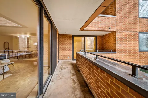 $389,000 | 111 Hamlet Hill Road, Unit 406, Baltimore, MD 21210