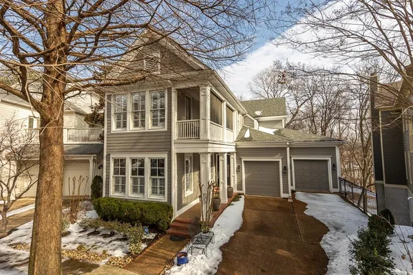 $695,000 | 170 Harbor Isle Circle North, Memphis, TN 38103