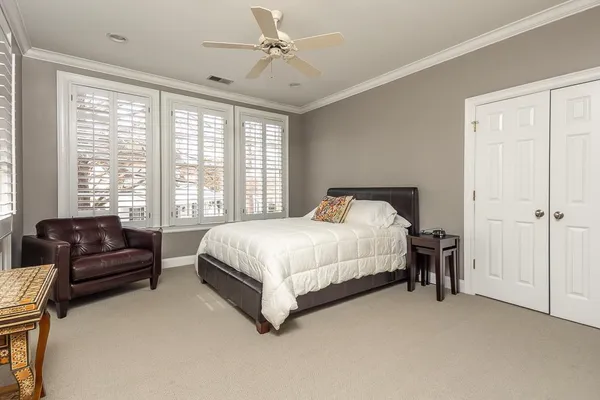 $695,000 | 170 Harbor Isle Circle North, Memphis, TN 38103