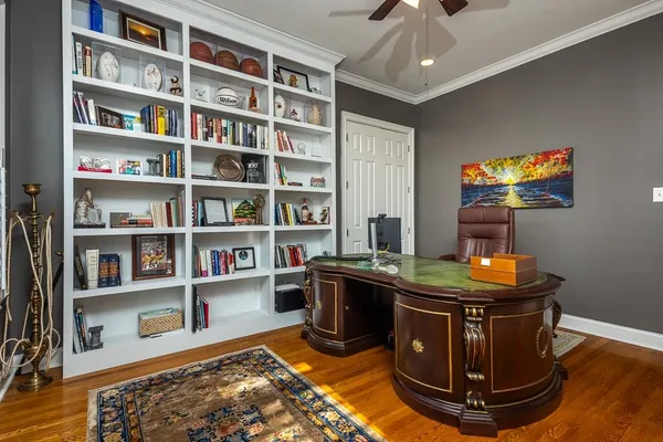 $695,000 | 170 Harbor Isle Circle North, Memphis, TN 38103