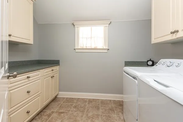 $695,000 | 170 Harbor Isle Circle North, Memphis, TN 38103