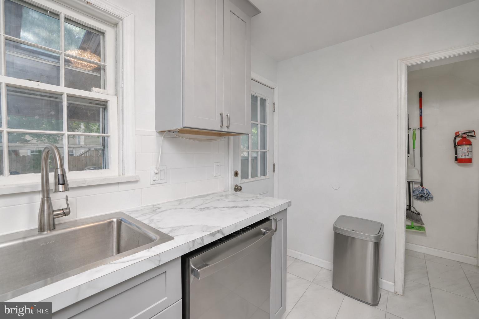 782 Lower Ferry Road Trenton, NJ 08618 - Photo 14 of 28 Gallery Image 14