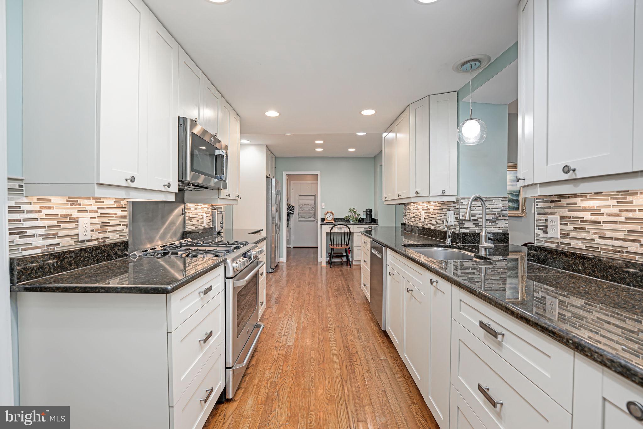 1708 Burning Tree Drive Vienna, VA 22182 - Photo 15 of 57