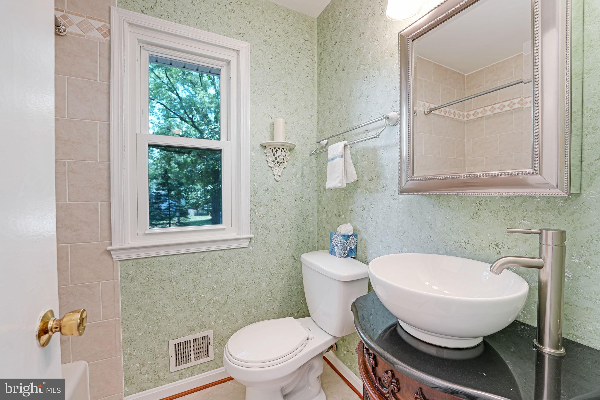 1708 Burning Tree Drive Vienna, VA 22182 - Photo 36 of 57 Upper level hall full bathroom