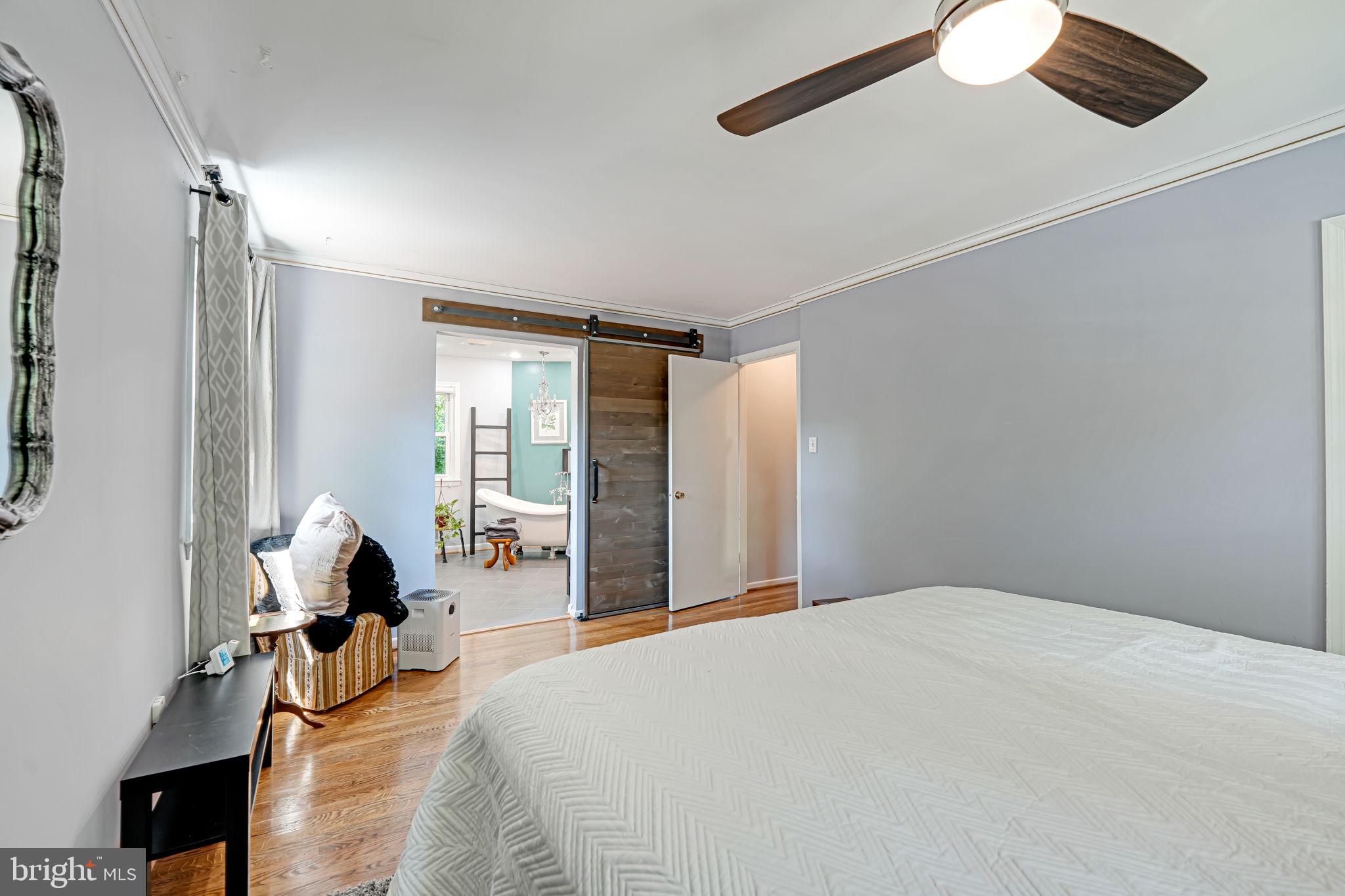 1708 Burning Tree Drive Vienna, VA 22182 - Photo 39 of 57 Upper level primary en suite