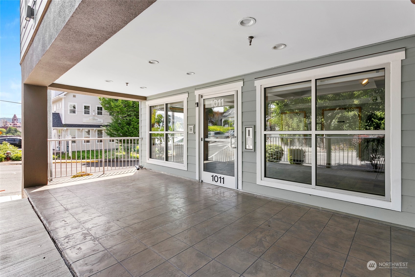 1011 Bancroft Street, Unit 303 Bellingham, WA 98225 - Photo 29 of 40 a view of an entryway with floor to ceiling window