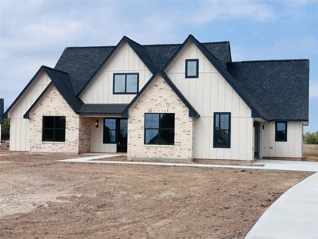 $699 | 5024 Sophie Slansky Way, Sealy, TX 77474