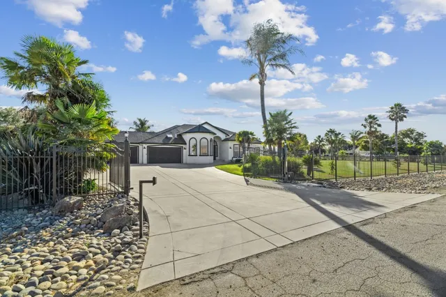 $1,999,999 | 1353 Perry Ct., Hollister, CA 95023