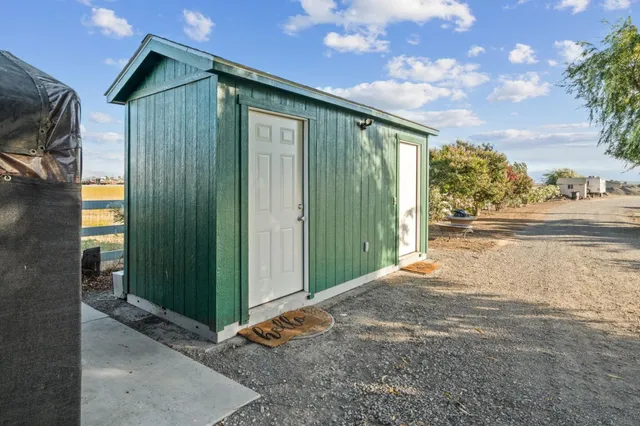 $1,999,999 | 1353 Perry Ct., Hollister, CA 95023