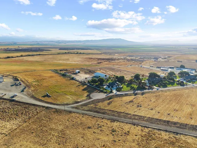 $1,999,999 | 1353 Perry Ct., Hollister, CA 95023