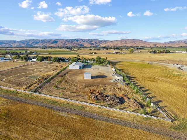 $1,999,999 | 1353 Perry Ct., Hollister, CA 95023