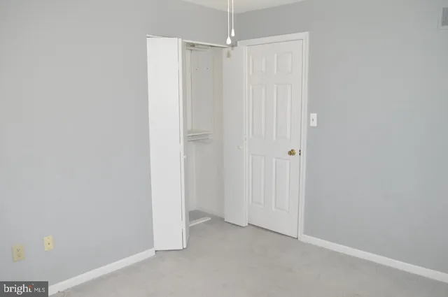 a view of empty room with window