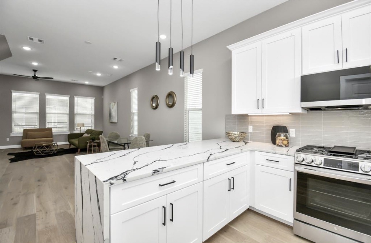 316 Thornton Road, Unit E Houston, TX 77018 - Photo 6 of 19