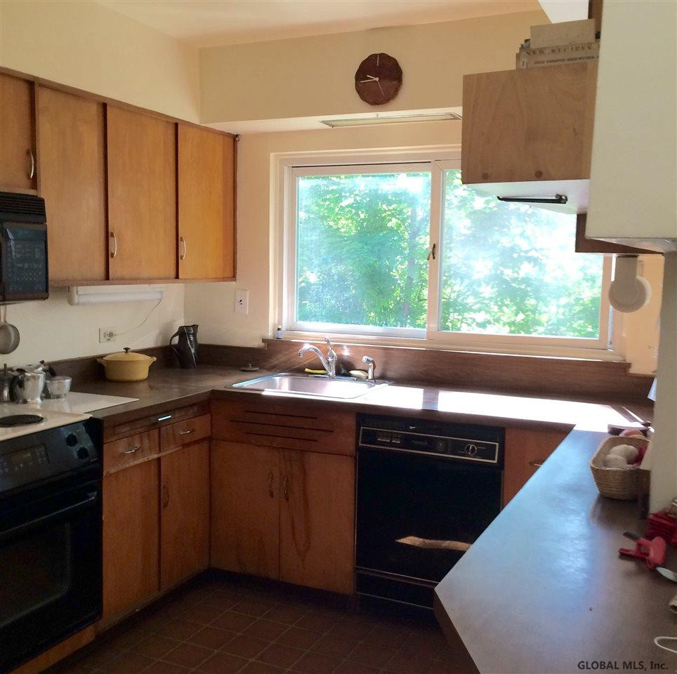 318 Terrace Road Rotterdam, NY 12306 - Photo 6 of 15 Photo 6