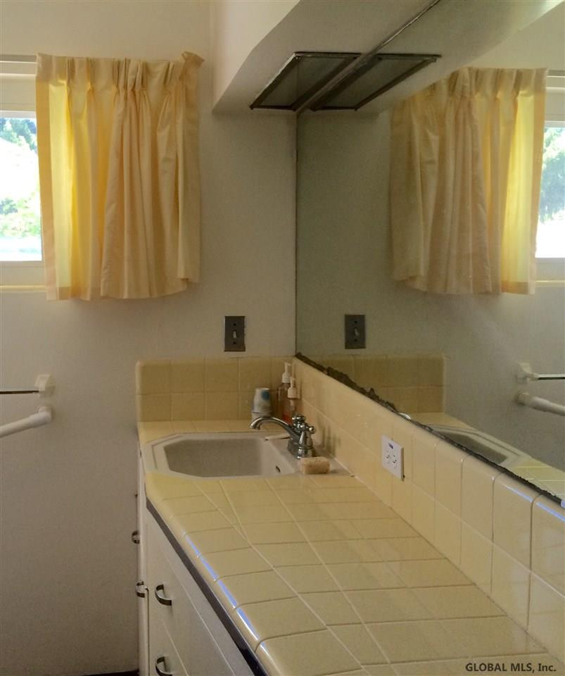 318 Terrace Road Rotterdam, NY 12306 - Photo 10 of 15 Photo 10