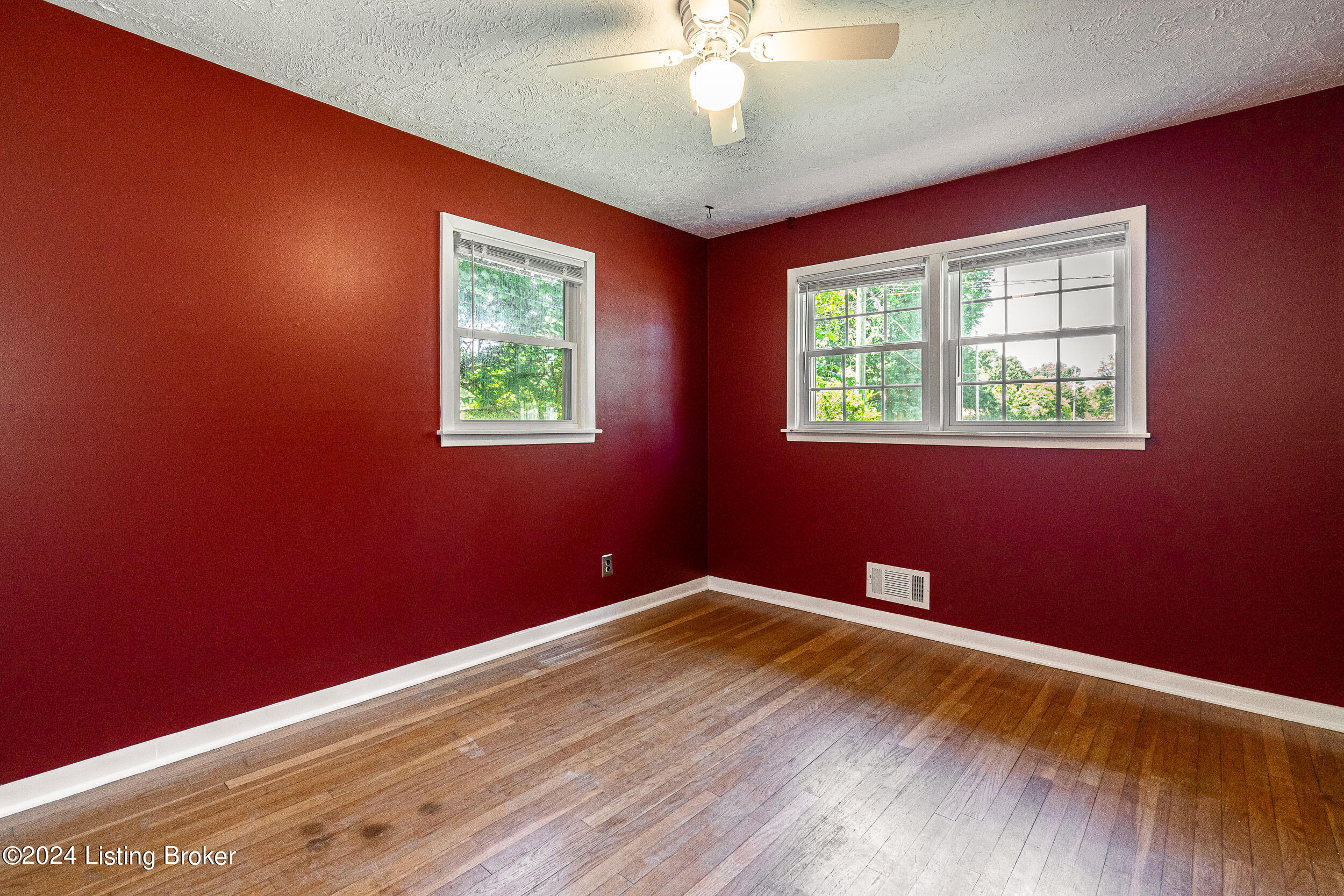 6421 Fernview Road Louisville, KY 40291 - Photo 31 of 52 6421 Fernview Road-45