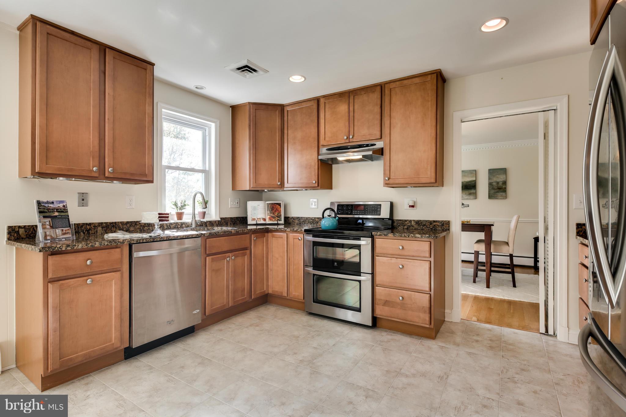 9117 Waycross Road Ellicott City, MD 21042 - Photo 8 of 25 Kitchen