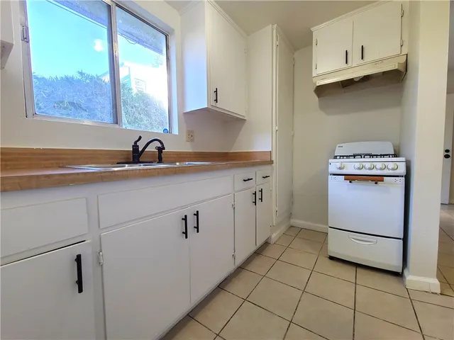 $1,545 | 3891 Locust Street, Riverside, CA 92501