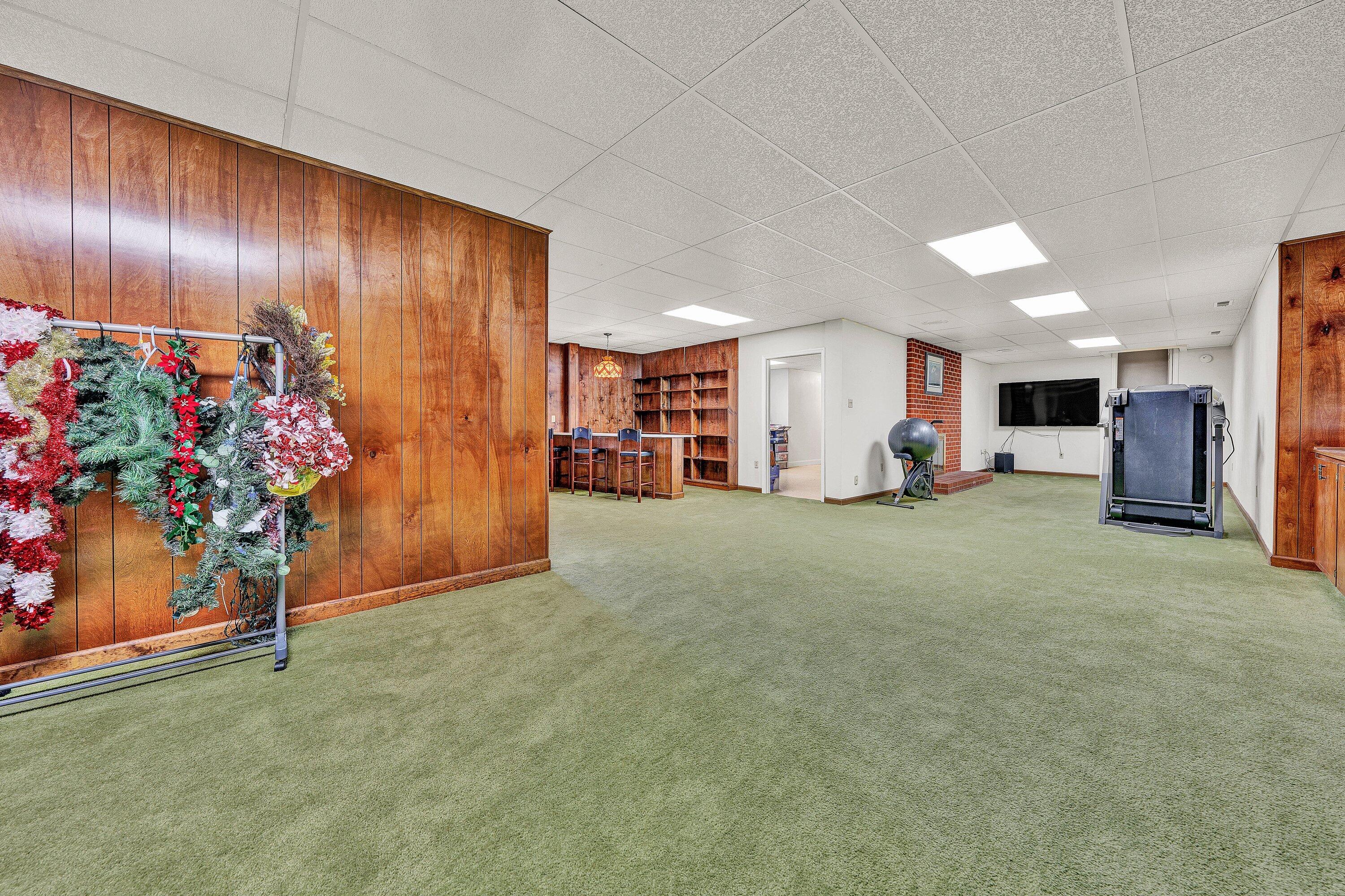 2228 Thomason Lane Goodview, VA 24095 - Photo 37 of 70 2228 TL Family room4